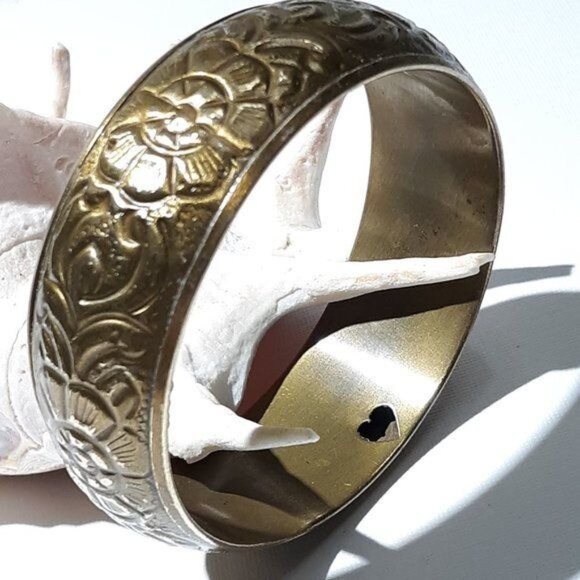 Vintage Floral Engraved Brass Bangle Bracelet - Picture 2 of 6